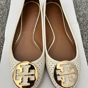 Tory Burch Reva Perforated Leather White Ballet Flats Size 8
